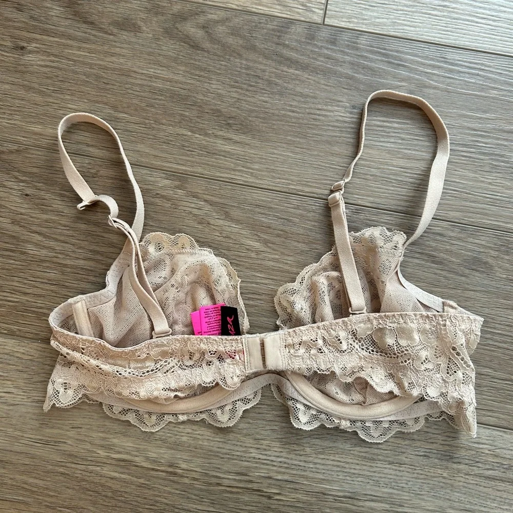 Lace bra - Picture 2 of 3